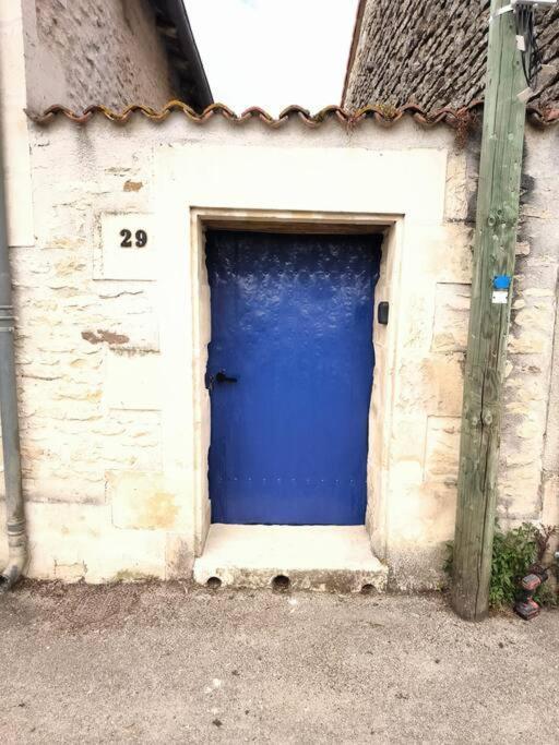 La Porte Bleue Neuville-de-Poitou Luaran gambar